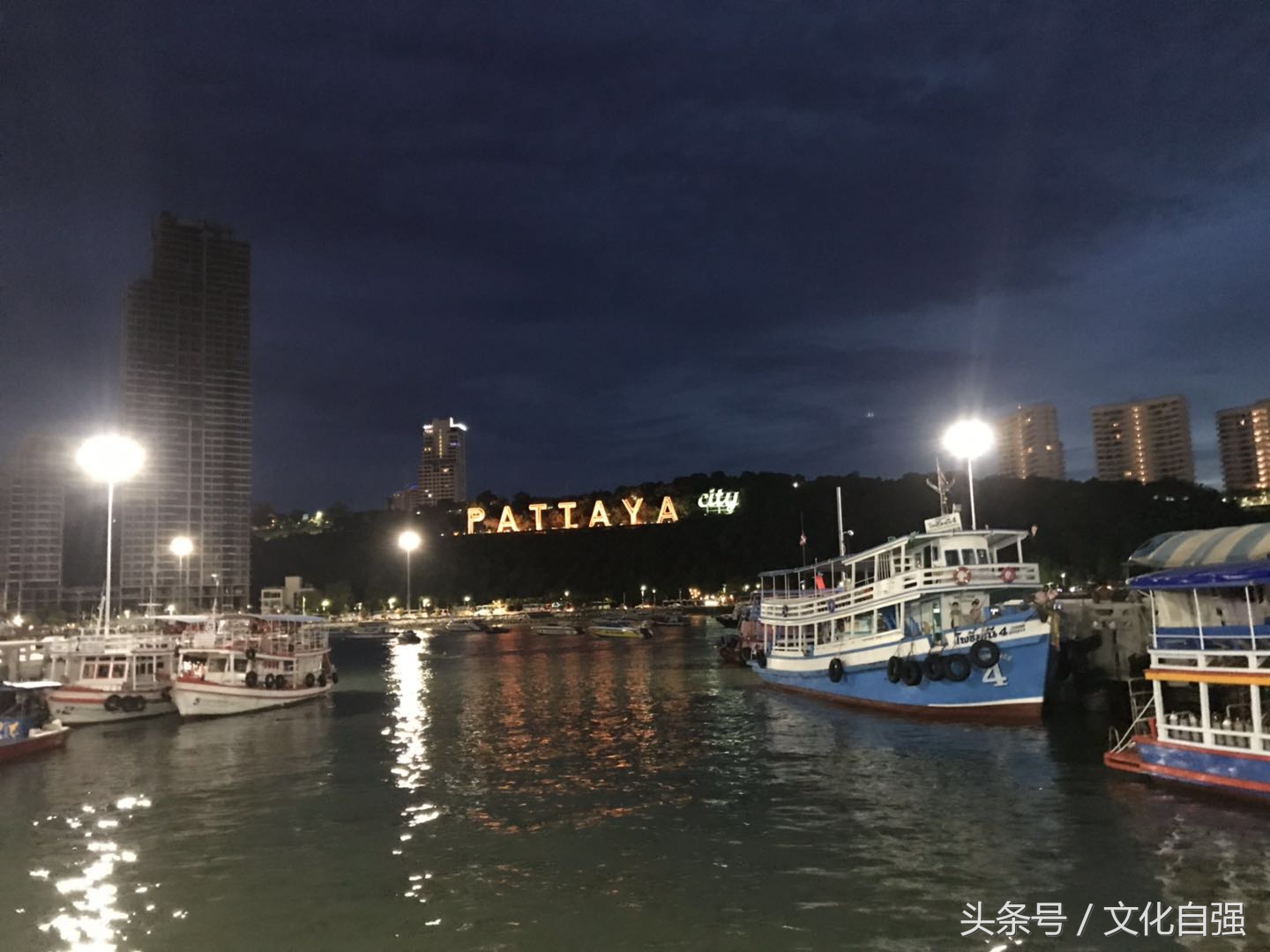 泰国游记二:被中国人扭曲的泰国“人妖”,笑贫不笑娼