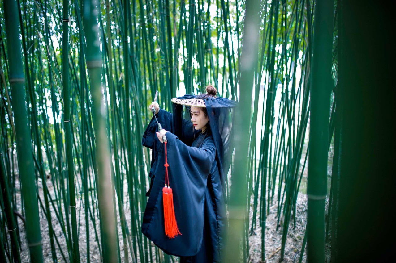 俞岱岩识破殷素素,俞岱岩原著被谁打的