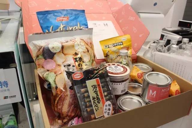 液氮冒烟冰淇淋,196度冒烟网红冰淇淋