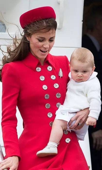 小王子你不冷吗?你王妃额娘为啥永远给你穿条小短裤?