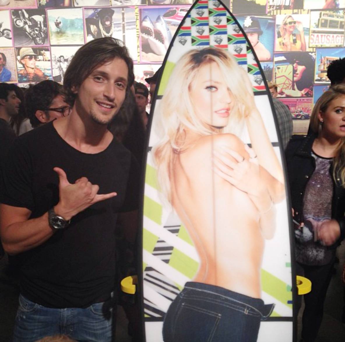 上帝の光｜穿衣服对她是种浪费，生的孩子叫腰精的后裔