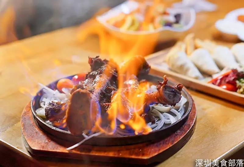 这家店，凭什么7点就能坐满，直到凌晨1点还有人舍不得走