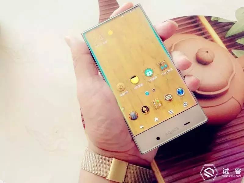 夏普305sh算是全面屏吗,夏普电视黑科技