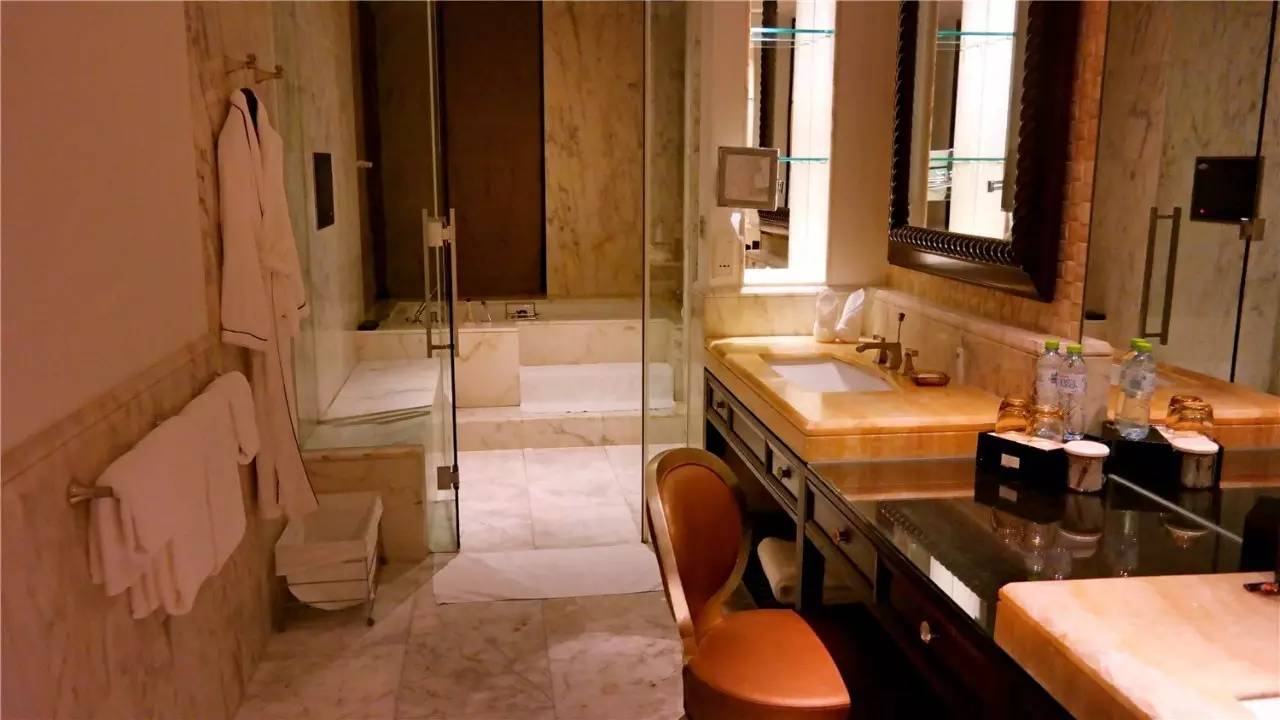 三亚瑞吉酒店攻略,三亚瑞吉酒店夜间风景