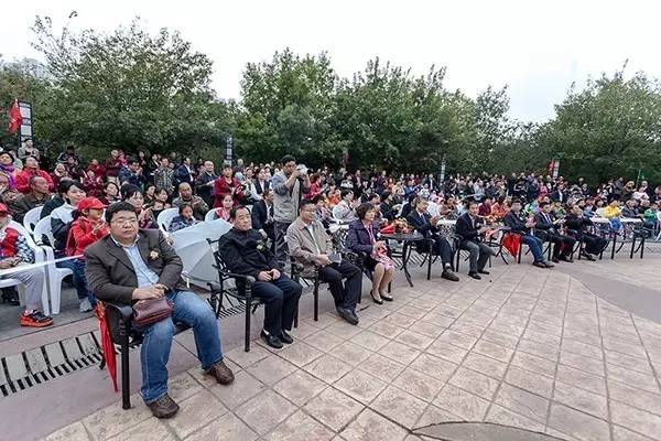 昨日一场独一无二的婚礼温暖了整个“国际庄”