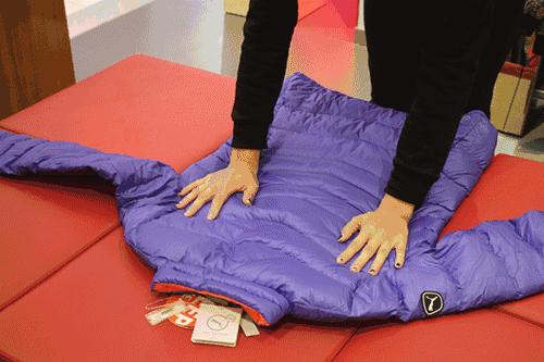 武汉最低温8度怕什么？我们给你测试了几十件轻羽绒服，还自带USB充电加热