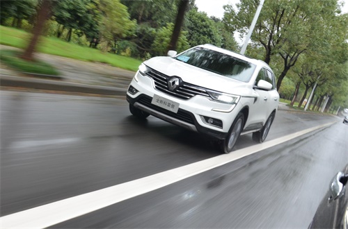 试驾2011雷诺科雷傲,2013款雷诺科雷傲进口2.5试驾