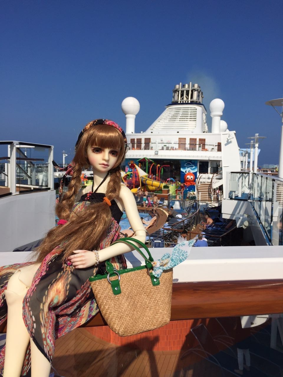 他们为何痴迷一尊动辄数千上万元的BJD娃娃？|封面报道