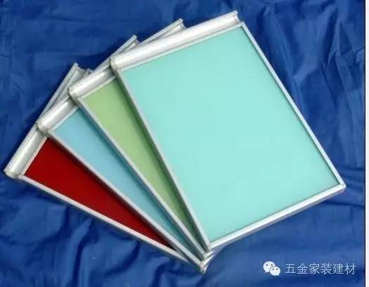 怎么鉴别钛晶板柜门的真假,晶钢玻璃柜门真假怎么分辨