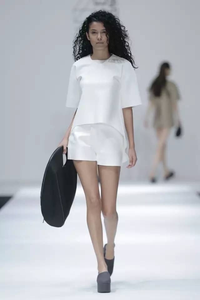 时装周特辑|Day6哇吲、LENGTHEN、陈闻、爱慕，总有一场秀打动你！