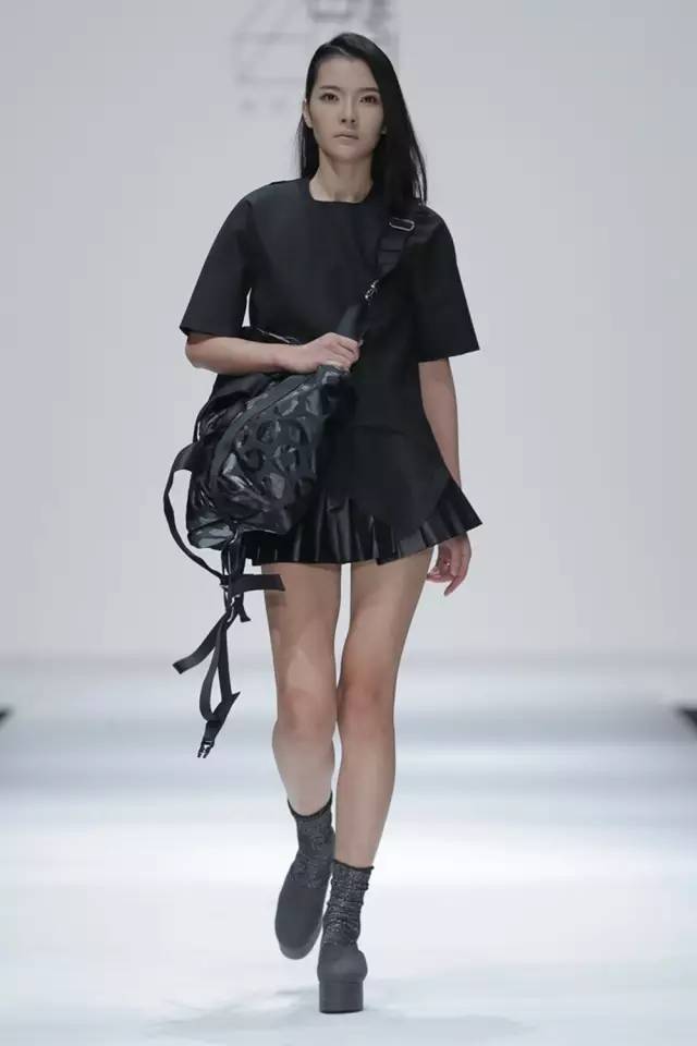 时装周特辑|Day6哇吲、LENGTHEN、陈闻、爱慕，总有一场秀打动你！