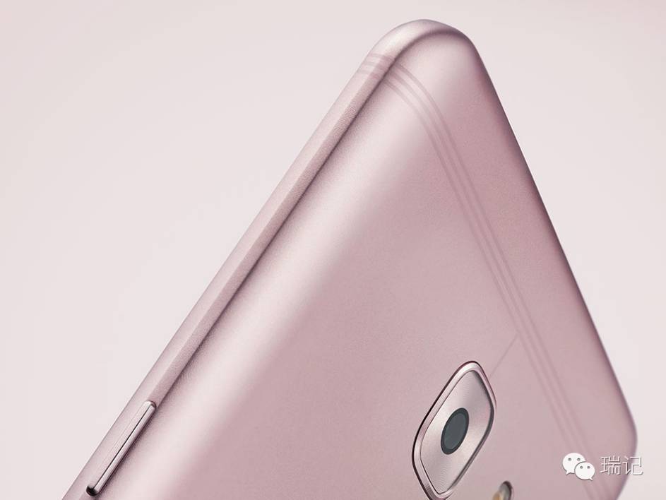 手机的心灵之窗现在开得更小了