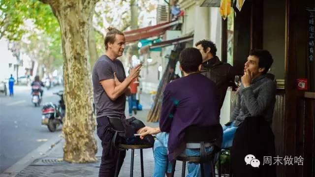 厉害了!魔都这条路上的面包比Farine好吃，梧桐比武康路还美