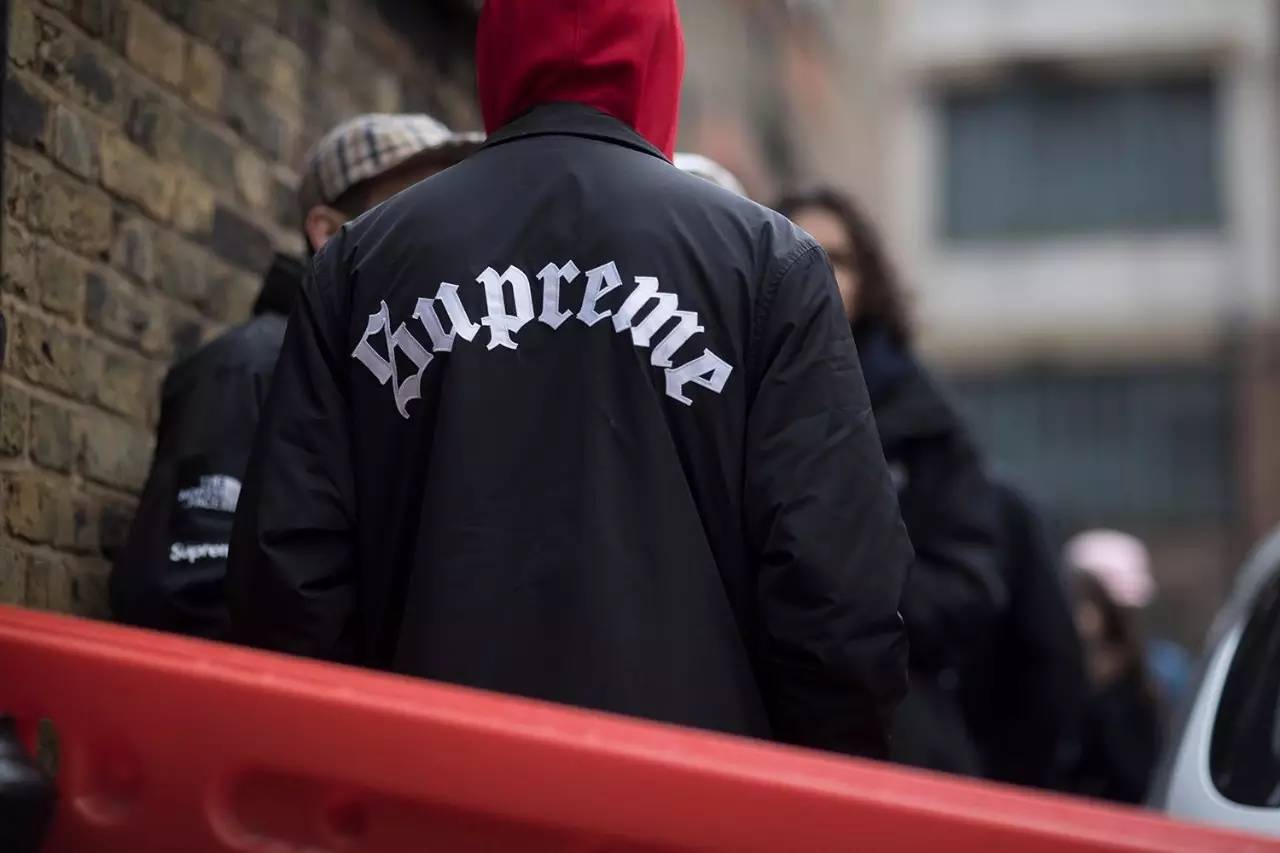 让你街头style立现的秋季单品:教练夹克