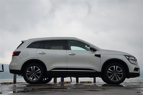 试驾2011雷诺科雷傲,2013款雷诺科雷傲进口2.5试驾