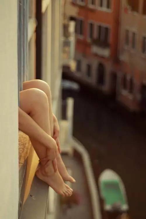 别小看这两样东西可以救命,精华油的几大美肤功效你都了解吗