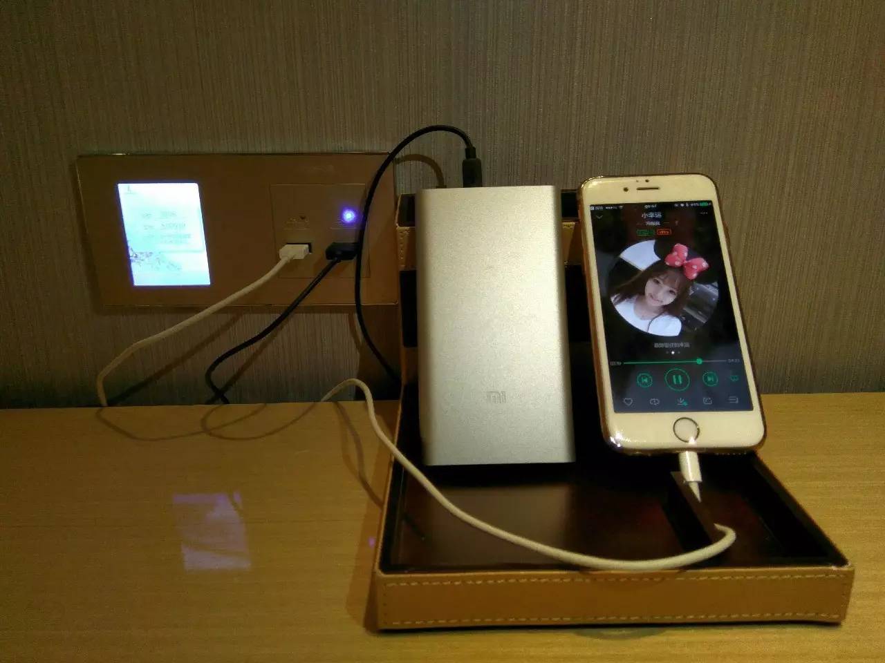 飞机延误三次后安全抵达,飞机延误三个半小时终于到家了