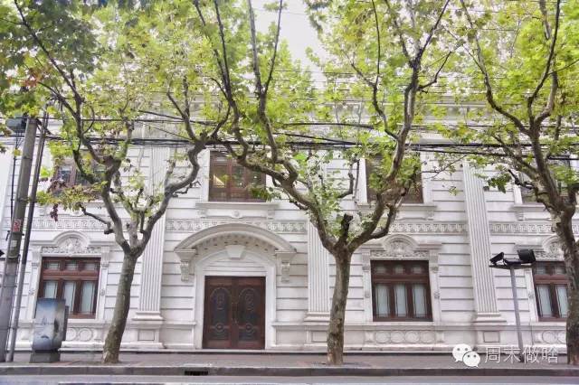 厉害了!魔都这条路上的面包比Farine好吃，梧桐比武康路还美