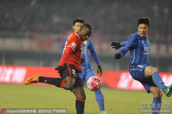辽足战苏宁肇俊哲告别战潇洒带球大将风范