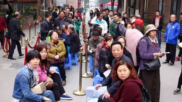 3000人挤爆东郊记忆，只为看他一眼