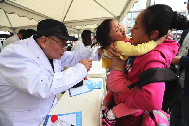 3000人挤爆东郊记忆，只为看他一眼