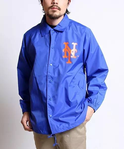 让你街头style立现的秋季单品：教练夹克