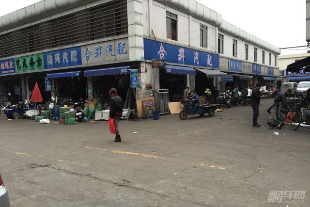 杀虫剂修复大灯是真的吗,用杀虫剂修复车灯的方法