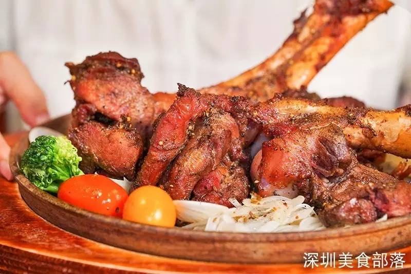 这家店，凭什么7点就能坐满，直到凌晨1点还有人舍不得走