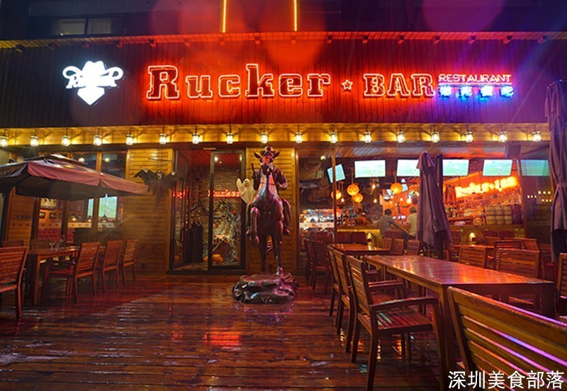 这家店，凭什么7点就能坐满，直到凌晨1点还有人舍不得走