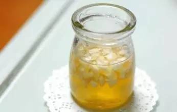 干咳少痰是秋燥的表现吗,秋燥嗓子痒干咳吃什么