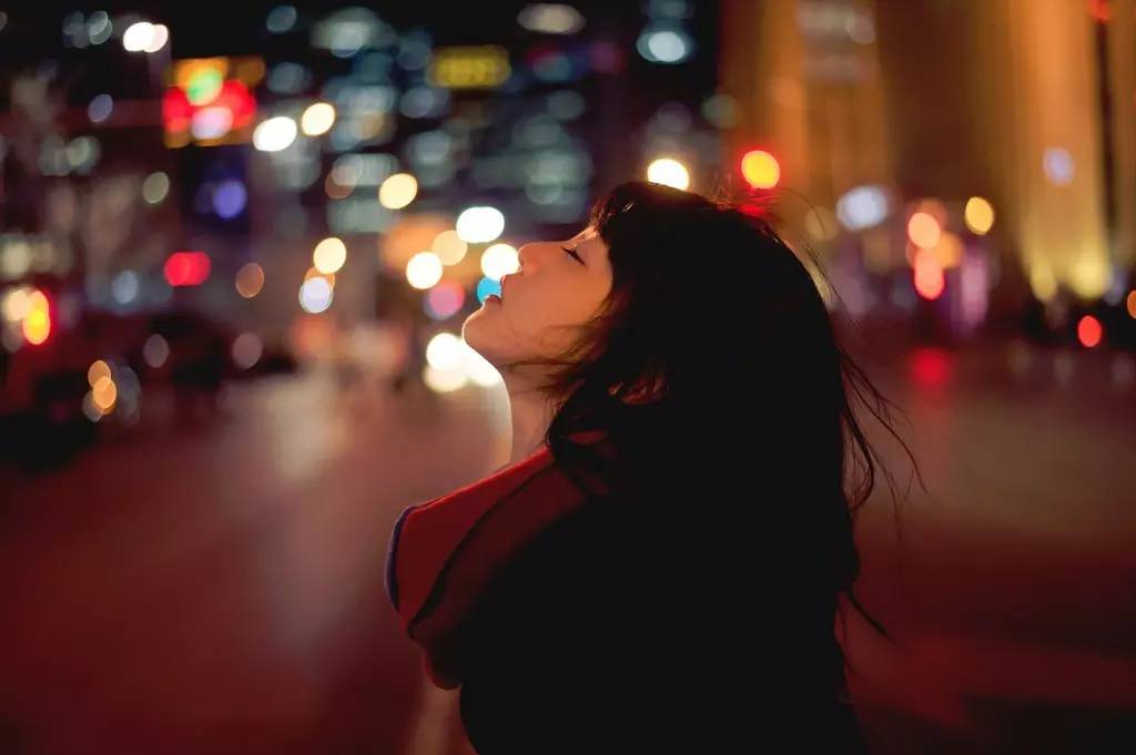 走进夜晚,拍一组让人迷恋的夜景人像
