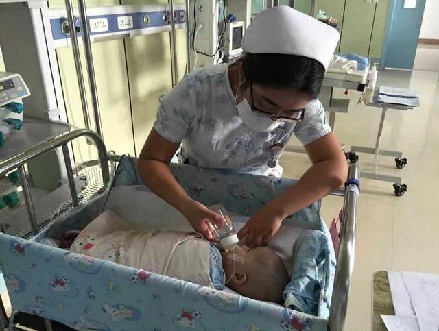 爱心澎湃，撑起小涵曦一家的希望