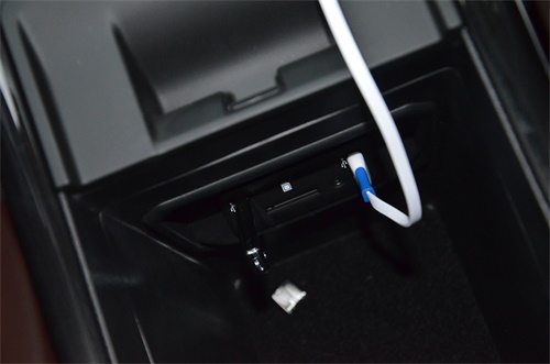 试驾2011雷诺科雷傲,2013款雷诺科雷傲进口2.5试驾