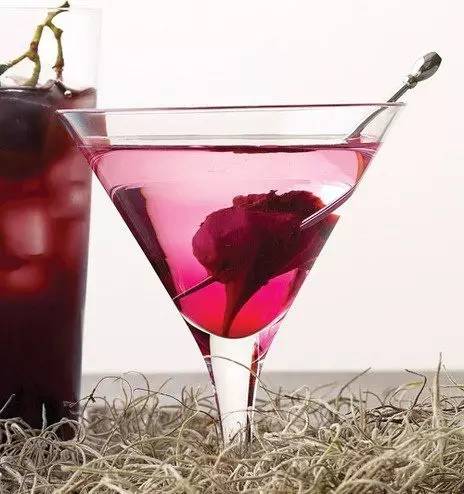 惊声尖叫万圣节|如何用一杯鸡尾酒迅速进入邪魅狂狷世界?