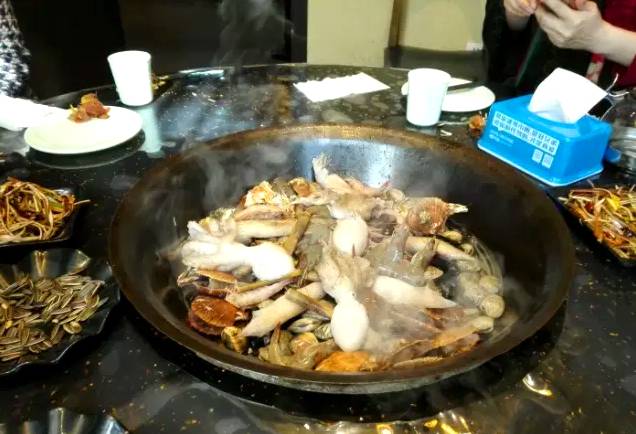 青岛海鲜一锅蒸,青岛必吃的海鲜做法