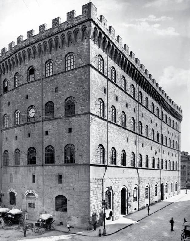 励志大戏|有个穷人家的孩子,辍学做鞋匠创建了时尚王国