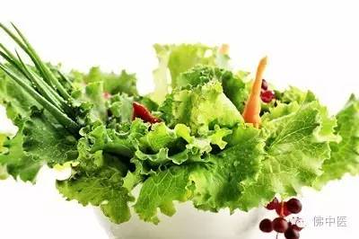 骨质疏松吃钙片的正确时间,吃多了钙片会导致骨质疏松吗