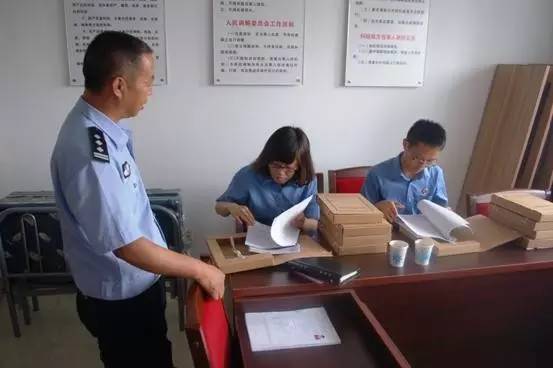 检察院里面有几个检察官,小检察院跟大检察院一样吗