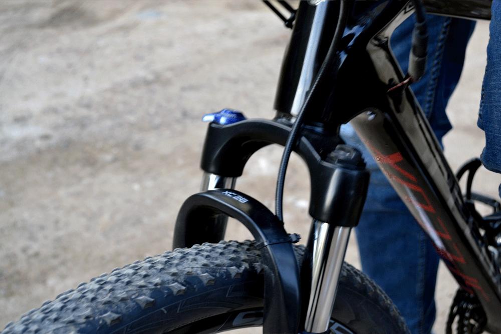 山地车碳纤维铝合金骑行感受,山地车铝合金碳纤维骑行感受