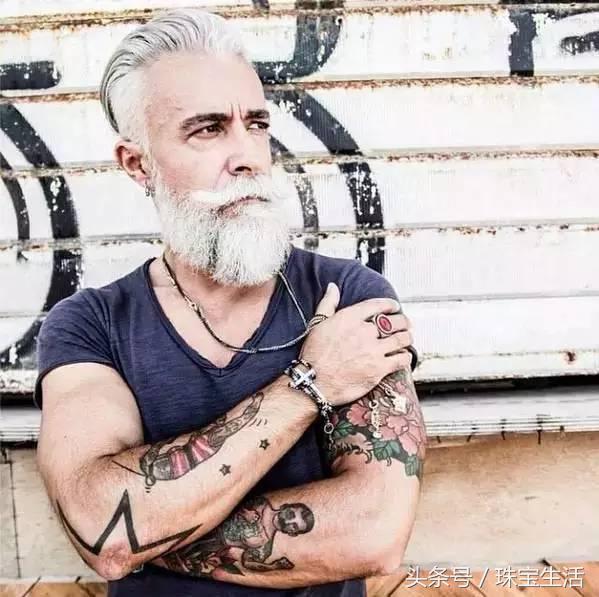 请不要用玻尿酸陪伴你年老的岁月,要用就用珠宝!