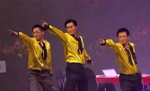 公司新年年会流程,年会的筹备该怎么和老板商量