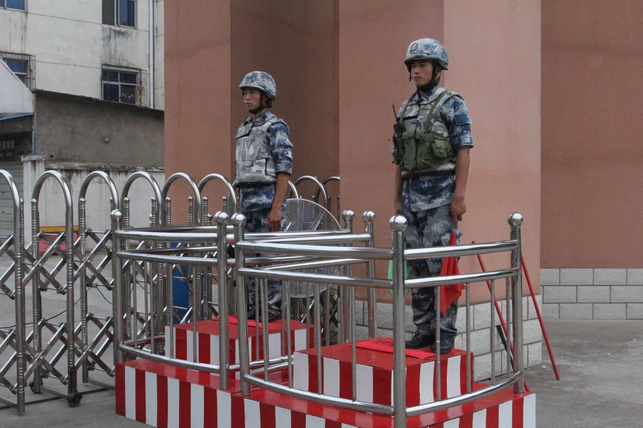 军事禁区未经批准禁止入内,驴友无视警告警示私自闯入禁区