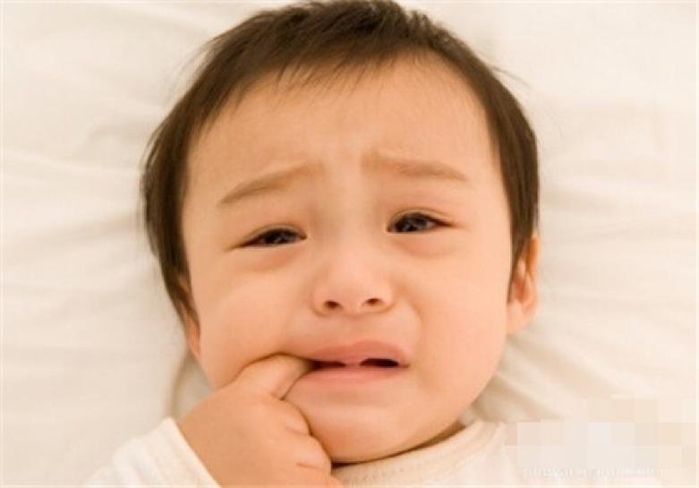 宝宝牙疼是什么原因引起的啊,宝宝牙疼原因及处理方法