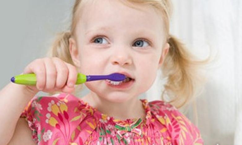 宝宝牙疼是什么原因引起的啊,宝宝牙疼原因及处理方法