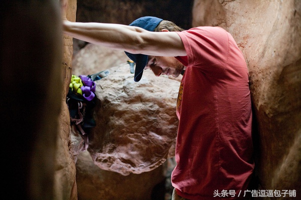 强烈推荐十部野外求生类电影 (关于野外求生生存的电影)