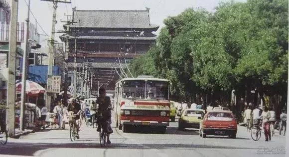 北京老司机开的碉堡公交线,坐过一条你就老了!