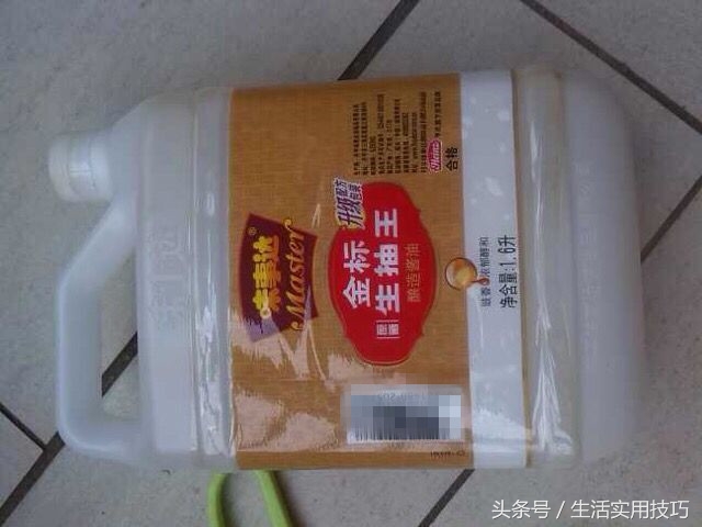 酱油桶怎么切割变花盆,塑料酱油瓶做花盆图片