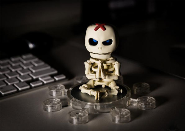 好好地吓人不好吗？干嘛要来抢萌物的饭碗！