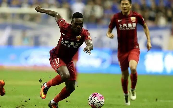 埃弗拉国足,埃弗拉苏亚雷斯厉害么