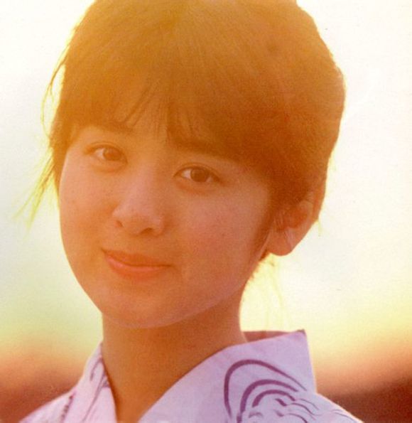 女明星不当演员能干吗？出书、拿大奖、走上人生巅峰不是不可能！